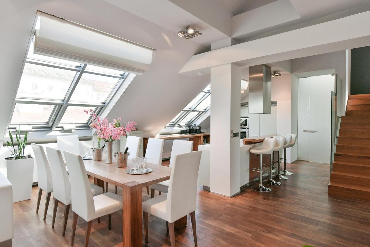 Luxury Penthouse With Sauna, Terrace, 250m2, 5bdrm, 3bthrm * Praag