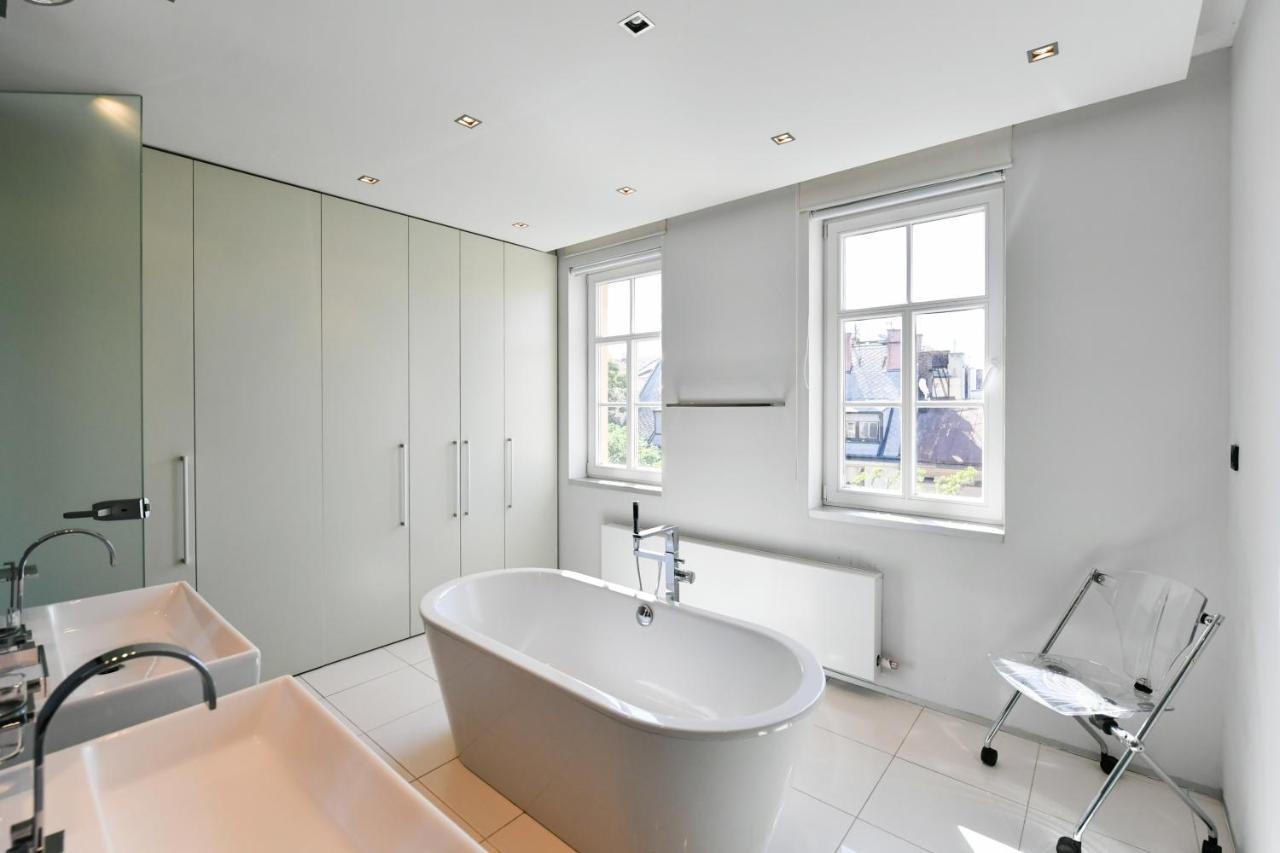 Luxury Penthouse With Sauna, Terrace, 250m2, 5bdrm, 3bthrm Appartement