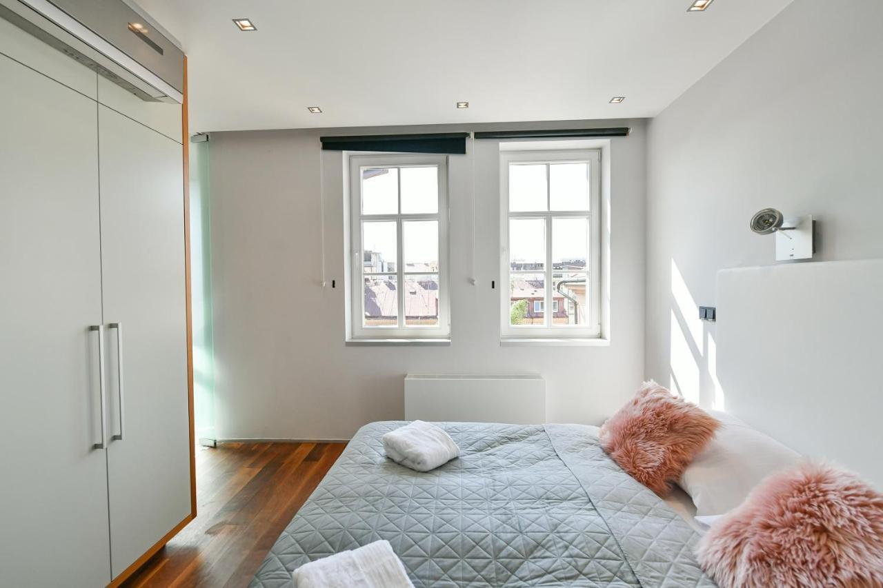 Appartement Luxury Penthouse With Sauna, Terrace, 250m2, 5bdrm, 3bthrm *