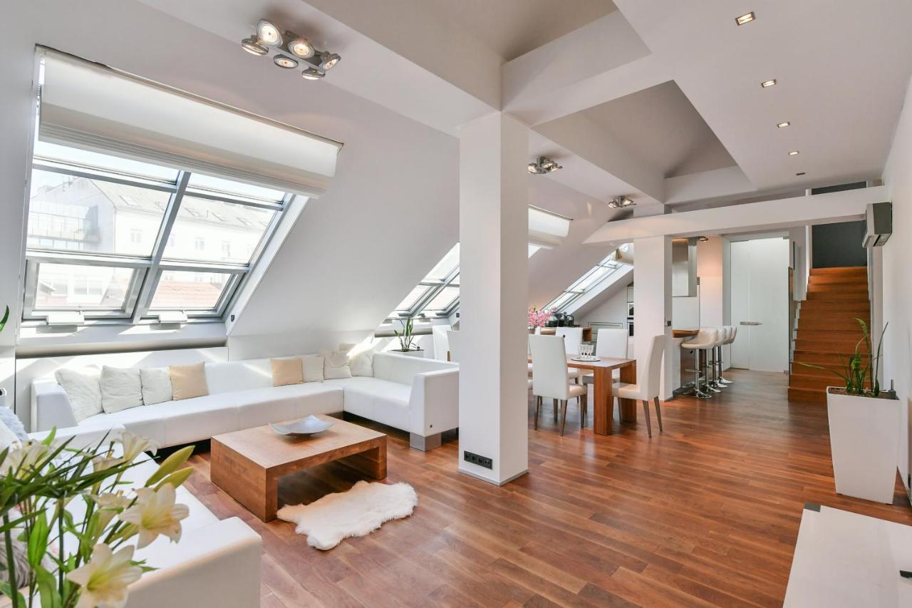 Appartement Luxury Penthouse With Sauna, Terrace, 250m2, 5bdrm, 3bthrm