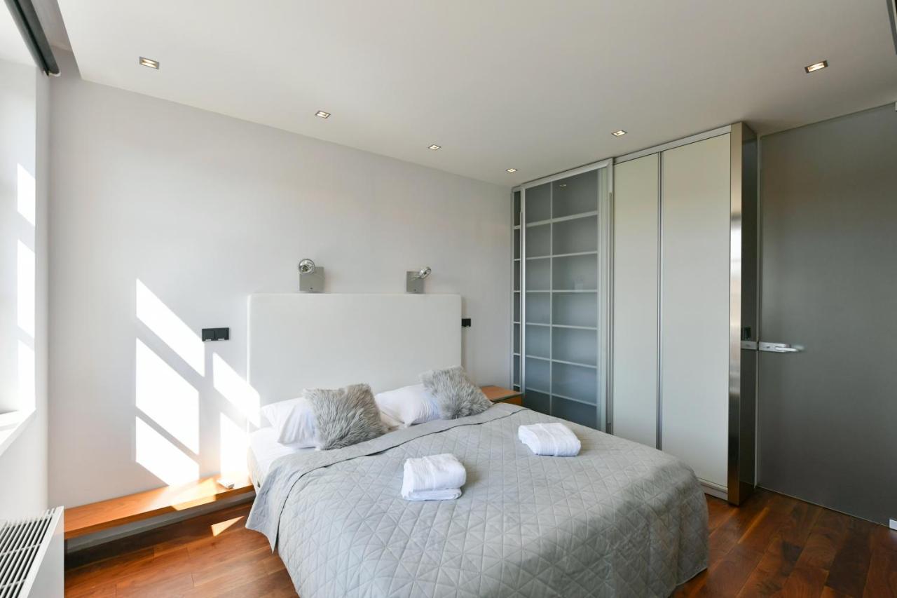 Luxury Penthouse With Sauna, Terrace, 250m2, 5bdrm, 3bthrm Appartement