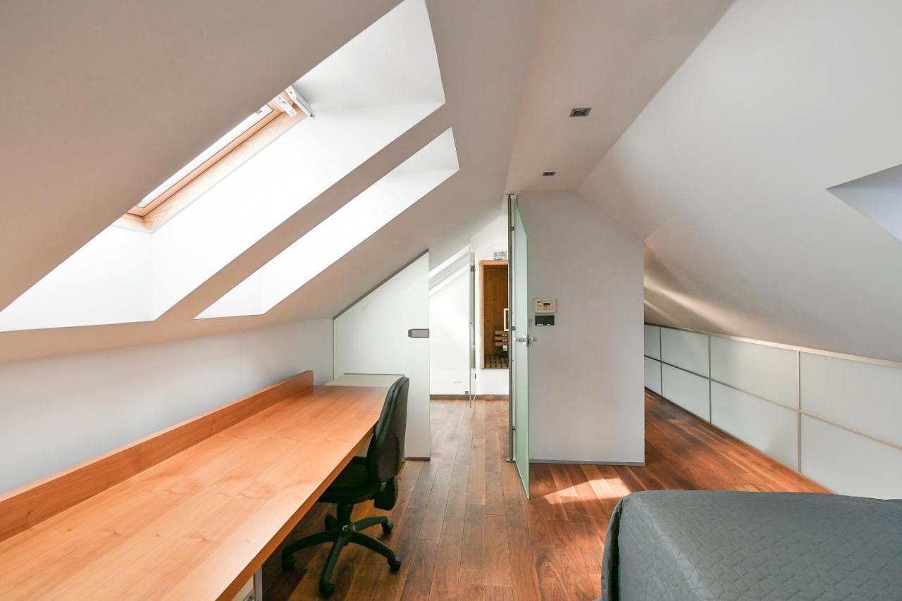 Luxury Penthouse With Sauna, Terrace, 250m2, 5bdrm, 3bthrm Appartement